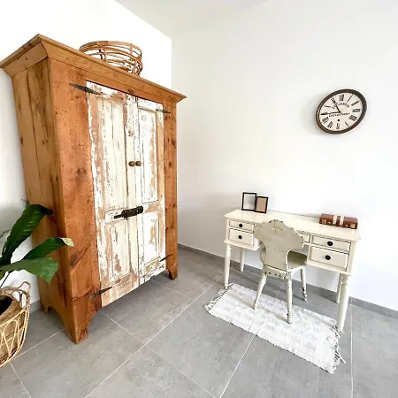 Ta Phyllis - & With Sunset & Sea Views Айнсилем