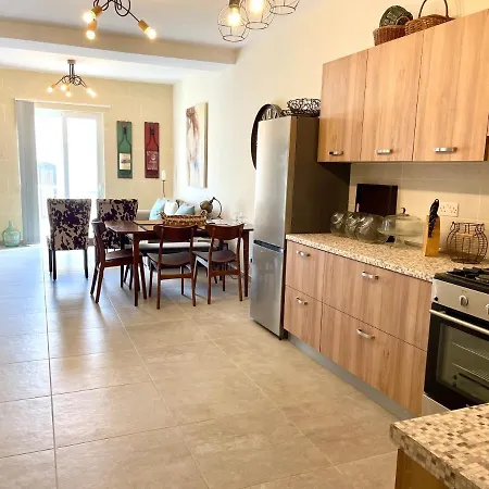 Apartament Ta Phyllis - & With Sunset & Sea Views Għajnsielem