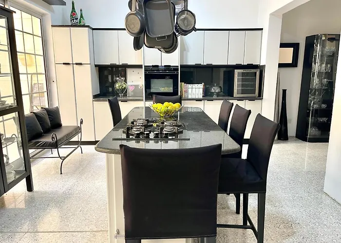 Ta Phyllis - & With Sunset & Sea Views