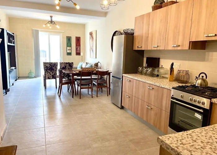 Daire Ta Phyllis - & With Sunset & Sea Views Għajnsielem