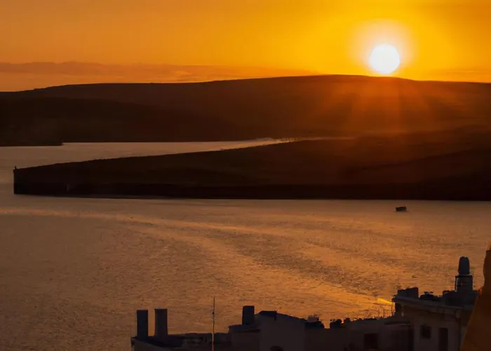 Daire Ta Phyllis - & With Sunset & Sea Views Għajnsielem