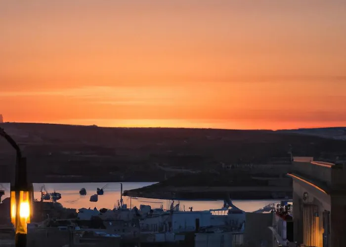 Ta Phyllis - & With Sunset & Sea Views *